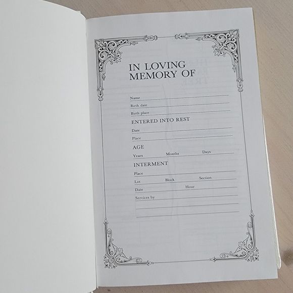 New American Holy Bible Rememberance Edition‎ No Writing Inside - Picture 4 of 7